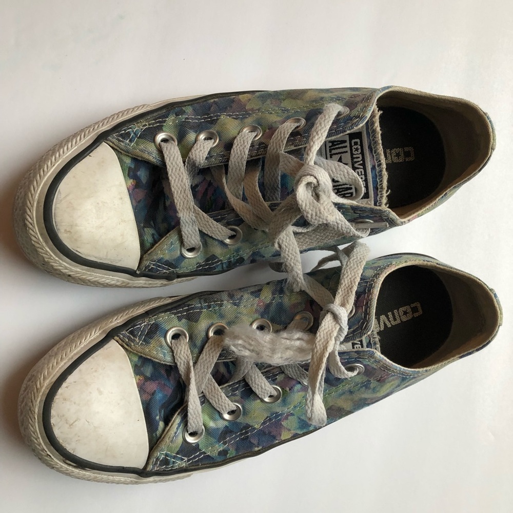 Converse gym shoes